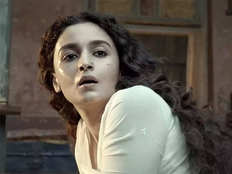 Gangubai Kathiawadi: Alia Bhatt presents a Strong a Fierce Performance Gangubai Kathiawadi: Alia Bhatt presents a Strong a Fierce Performance