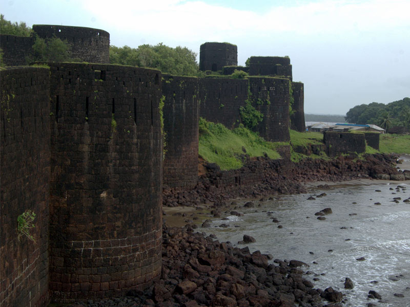 9 Greatest Historical Forts In Maharashtra You Must Visit   Vijaydurg Fort@wikipedia 